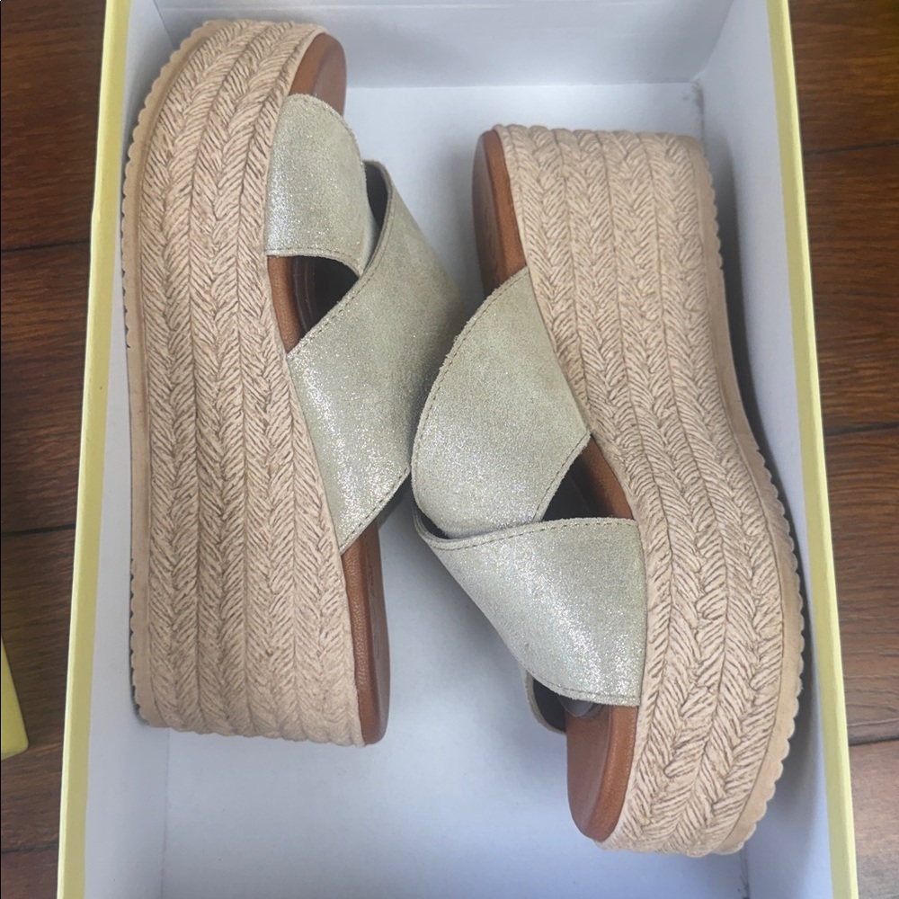 Cordani Bella Leather Wedge in Soft Gold, size 36 - Picture 8 of 9